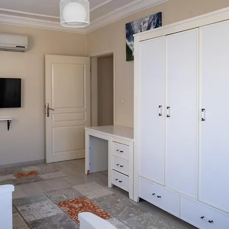 Sun-Drenched And Bright House With Backyard In Marmaris Appartement *