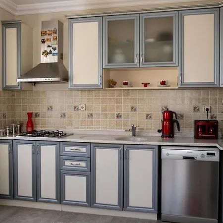Sun-Drenched And Bright House With Backyard In Marmaris Apartman *