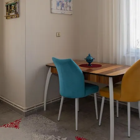 Sun-Drenched And Bright House With Backyard In Marmaris Appartement Marmaris